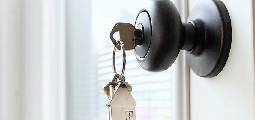 Bifold Door Knob Replacement in Turlock, California